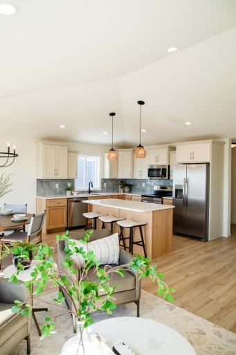 885 2nd Avenue, Horace, ND 58047