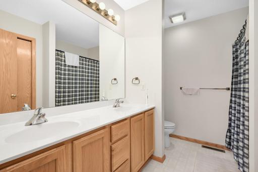 1373 5th Street E, Saint Paul, MN 55106