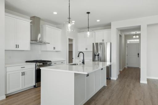 20250 Keystone Avenue, Lakeville, MN 55044