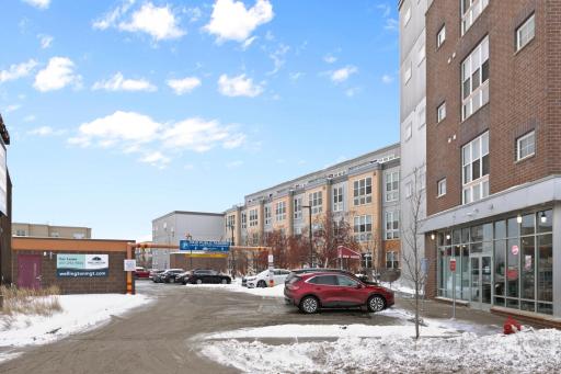 Live between the U of M Mpls Campus and downtown St. Paul