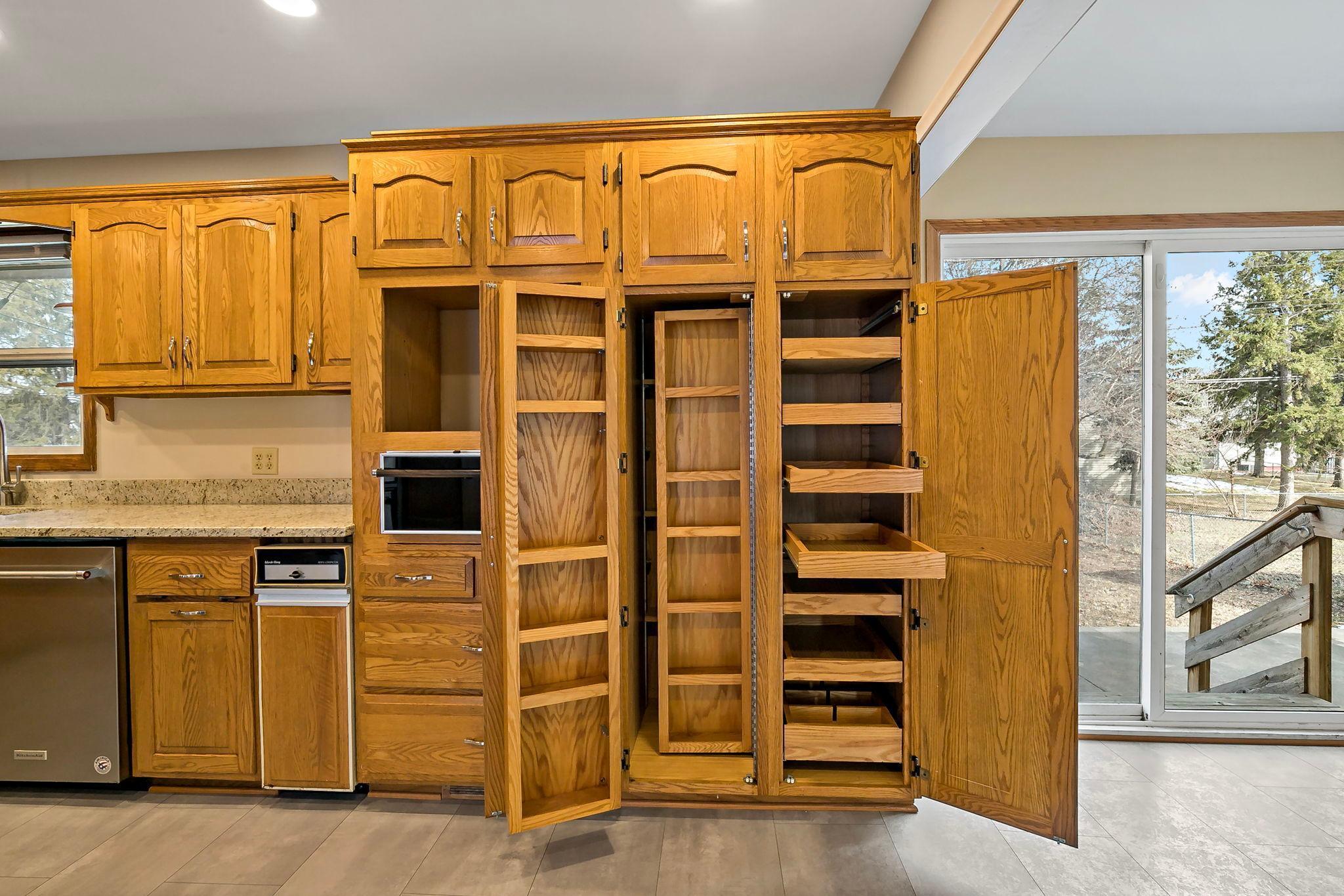 Pull out drawers and shelves.jpg