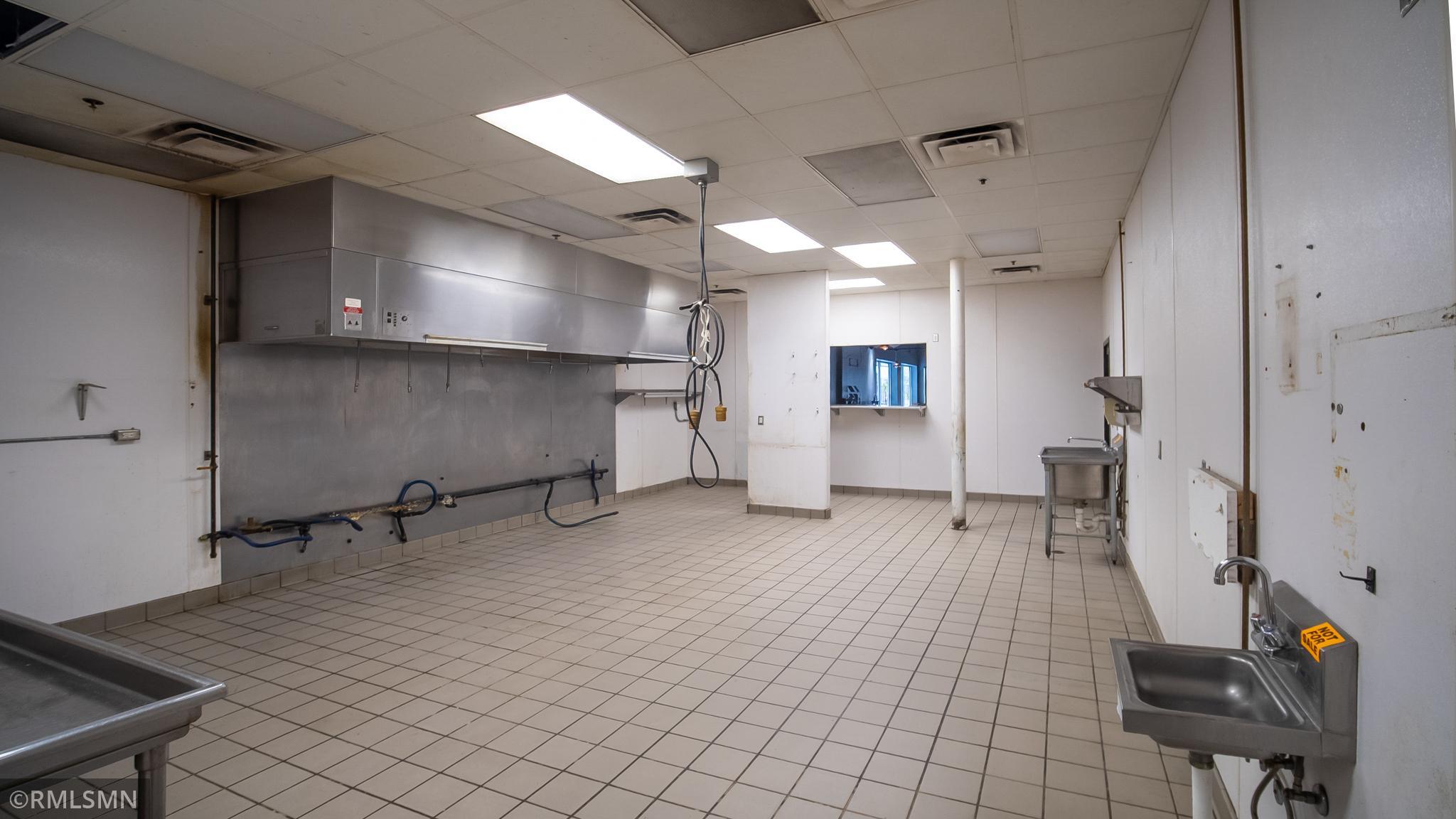 Suite 1643 - 4,640 SF $17/SF/Year NNN