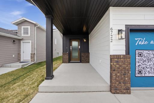 6722 Meadow View Drive S, Fargo, ND 58104