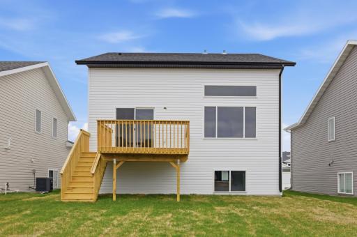 6722 Meadow View Drive S, Fargo, ND 58104