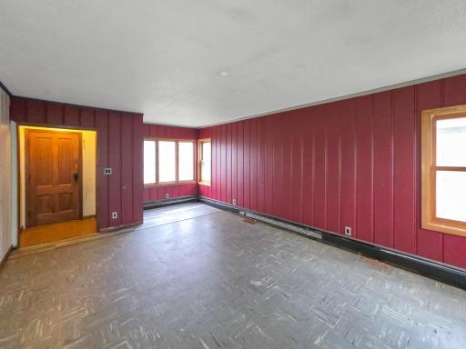 939 Duluth Avenue N, Thief River Falls, MN 56701