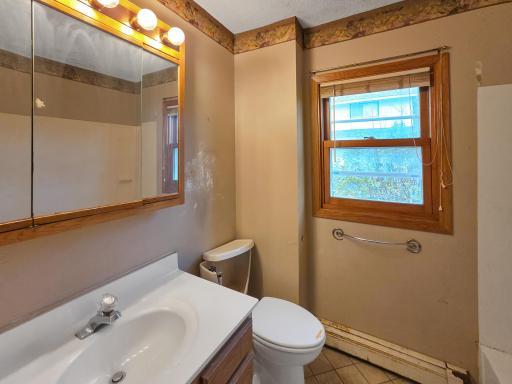 939 Duluth Avenue N, Thief River Falls, MN 56701