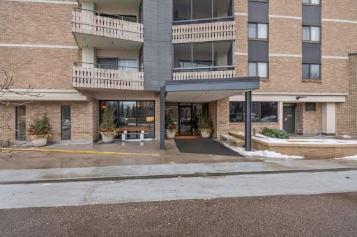 400 Groveland Avenue, 910, Minneapolis, MN 55403