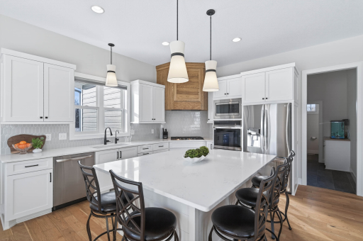 Bright & Clean Kitchen