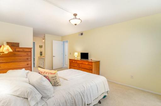 7520 Cahill Road, 203A, Edina, MN 55439