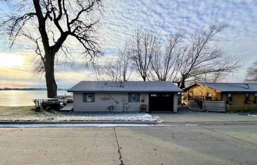 Photo for 1111 W Lake Avenue, Worthington, MN 56187 - listing #7000095 1111 W Lake Avenue, Worthington, MN 56187