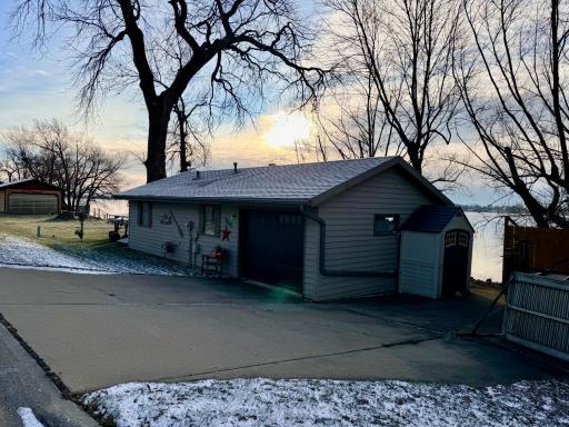 1111 W Lake Avenue, Worthington, MN 56187