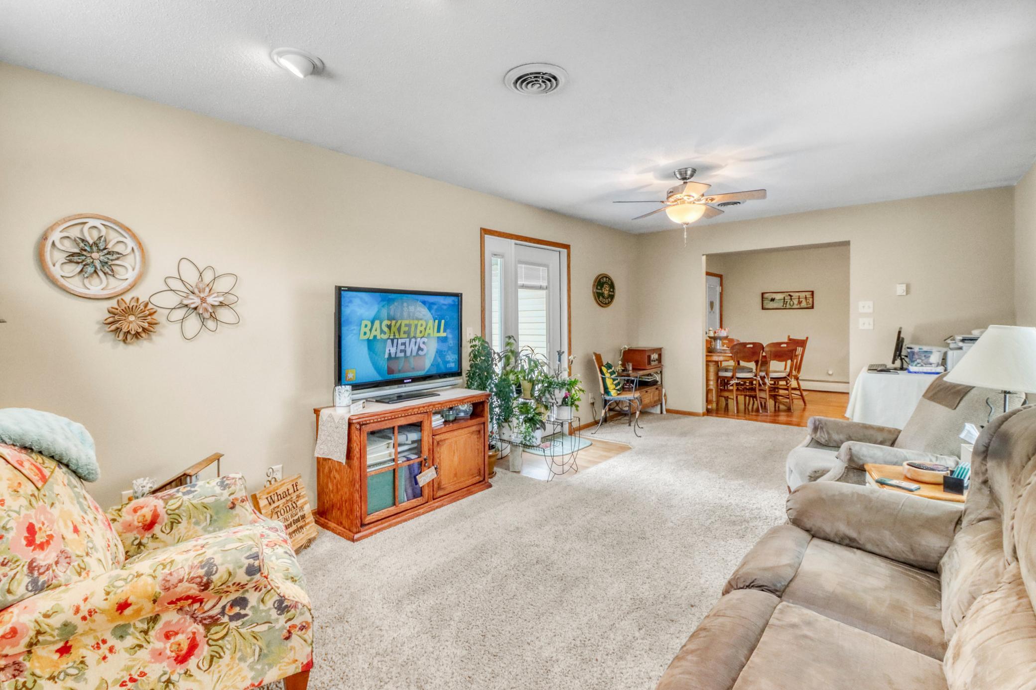 Familyroom1_1-3264.JPG