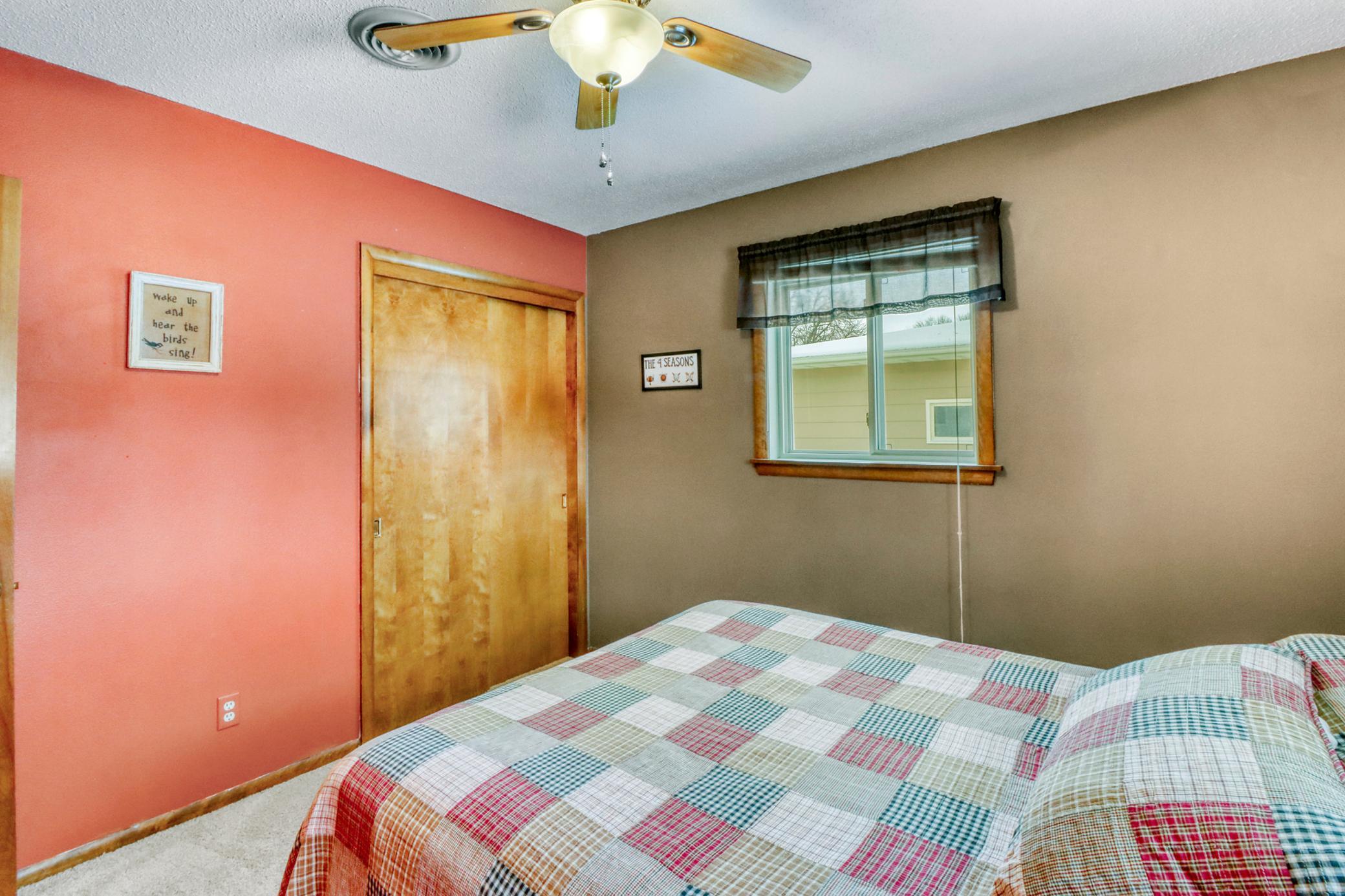 Bedroom1_2-3264.JPG