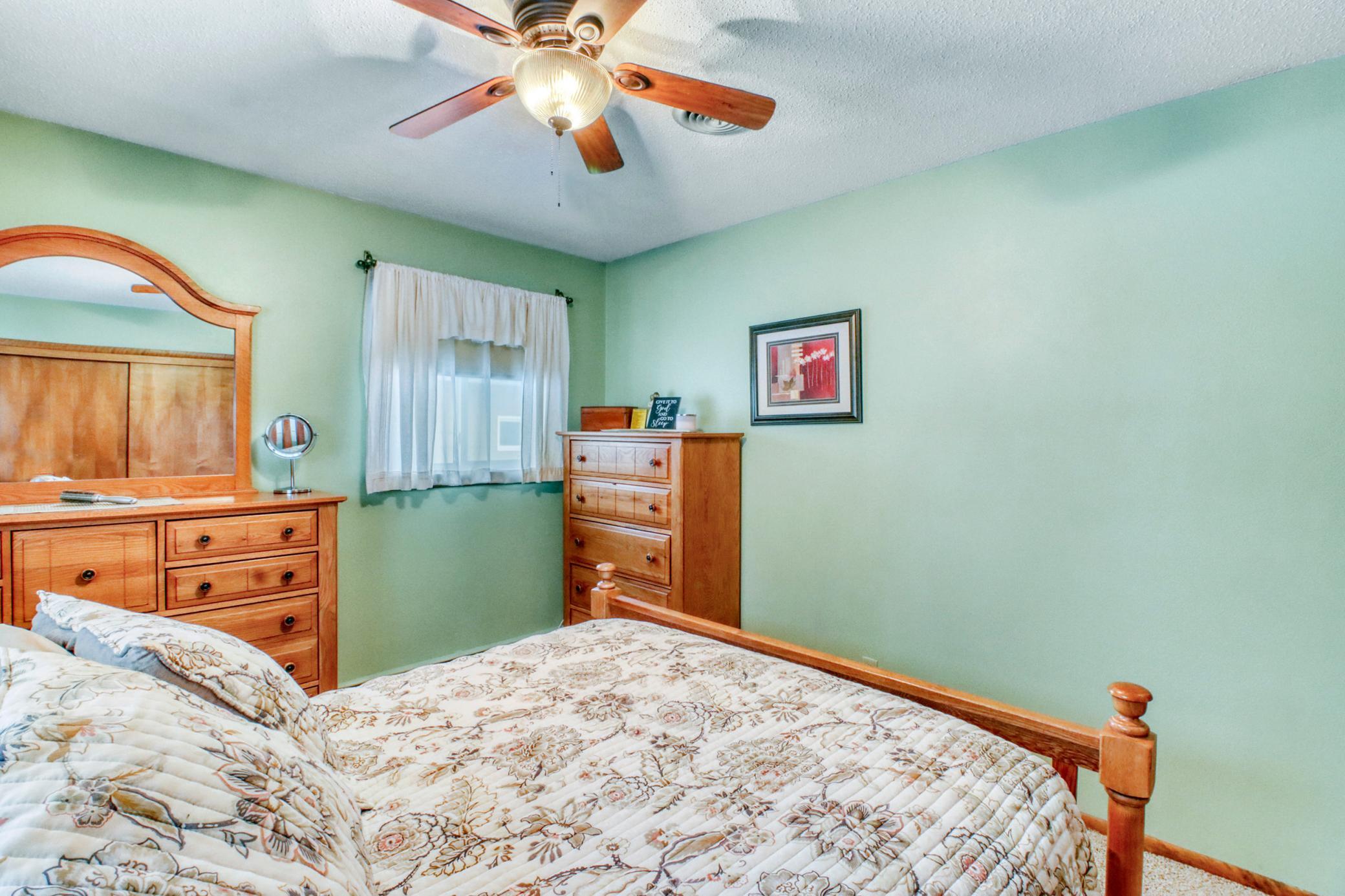 Bedroom3_2-3264.JPG