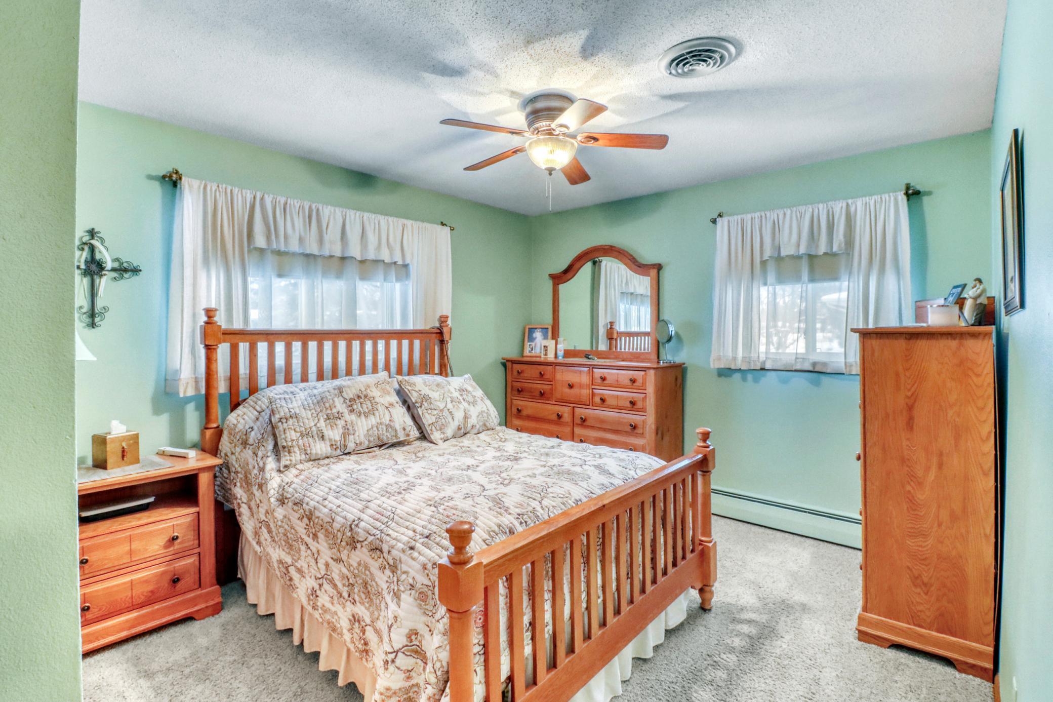Bedroom3_1-3264.JPG