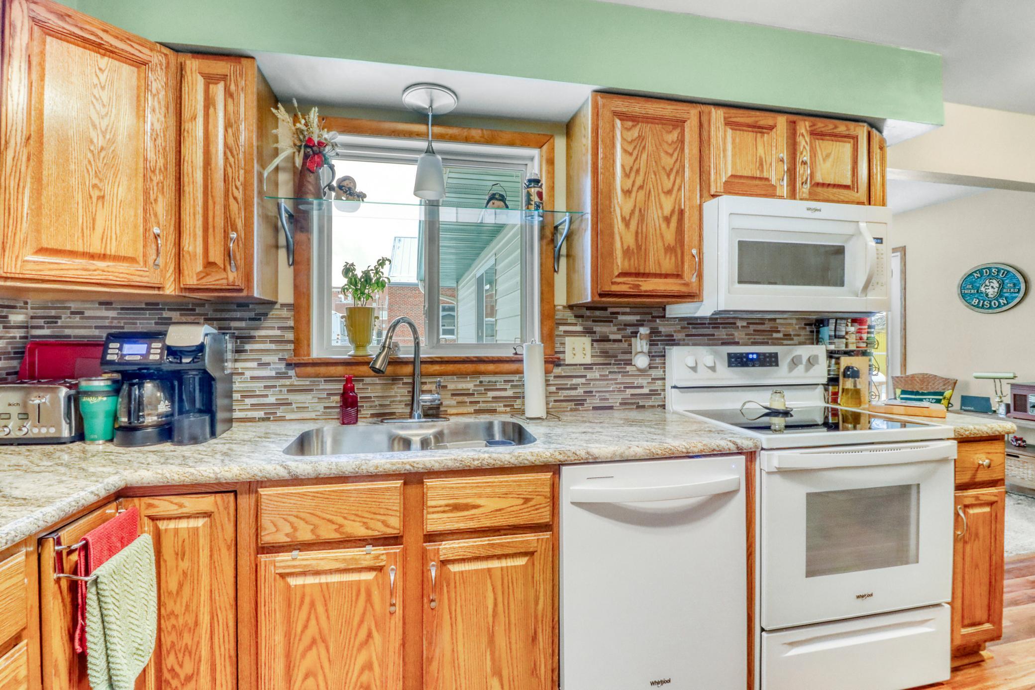 Kitchen1_4-3264.JPG