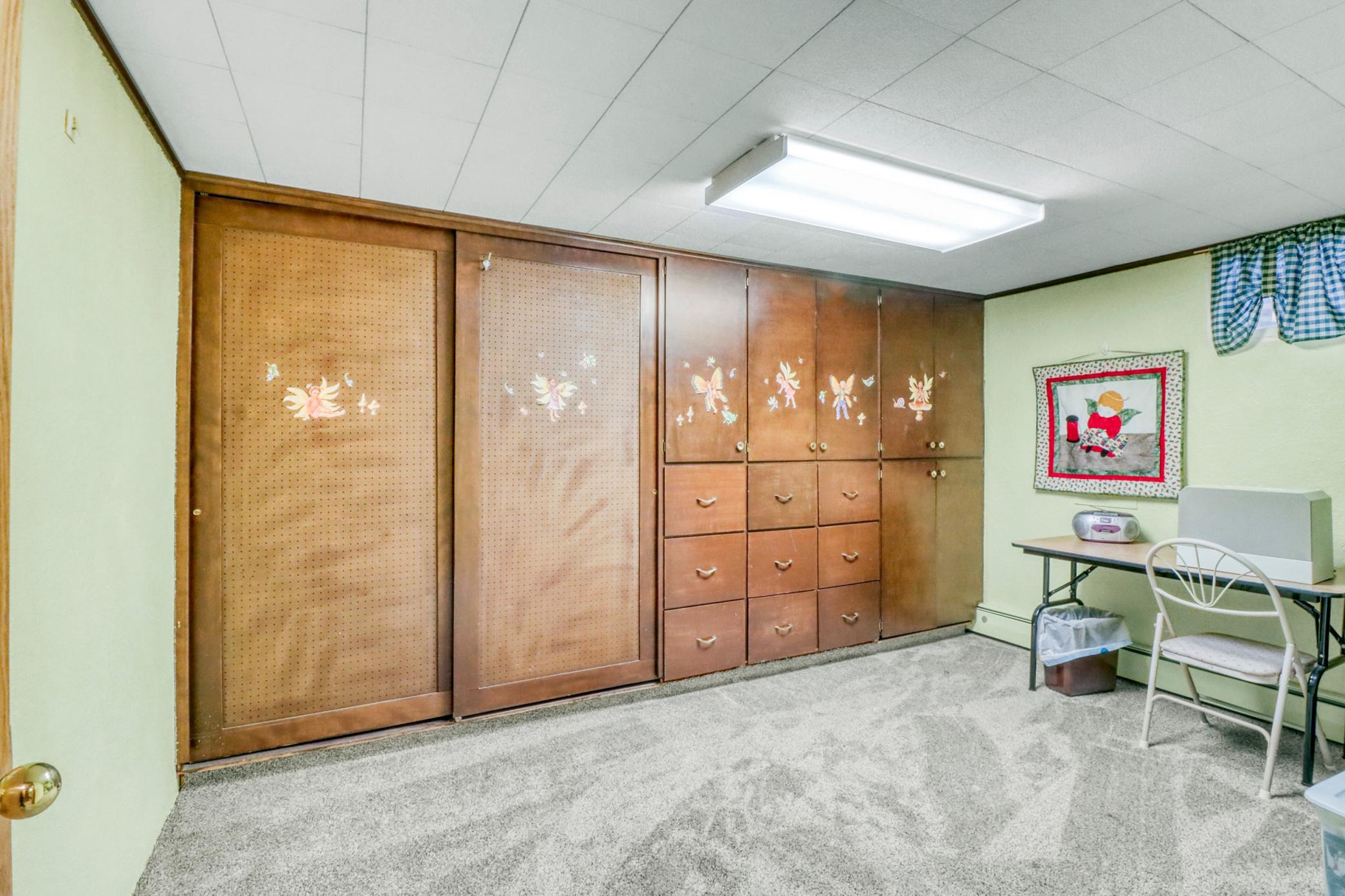 Basement Room1_1-3264.JPG