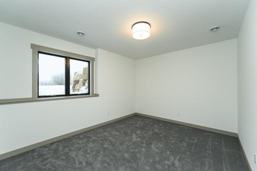 4980 Royal Oaks Circle SW, Rochester, MN 55902
