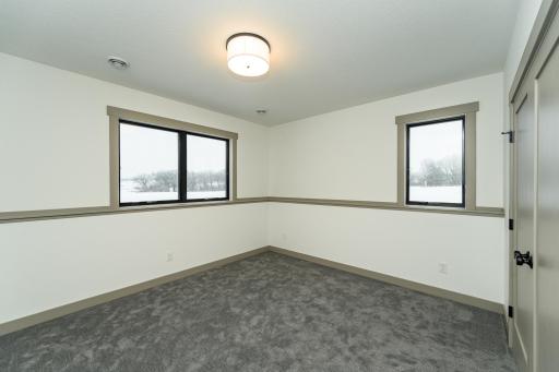 4980 Royal Oaks Circle SW, Rochester, MN 55902