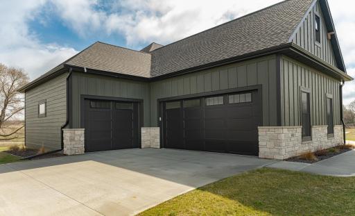 4980 Royal Oaks Circle SW, Rochester, MN 55902