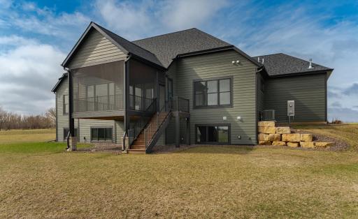 4980 Royal Oaks Circle SW, Rochester, MN 55902