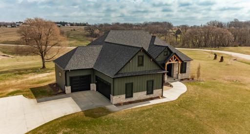 4980 Royal Oaks Circle SW, Rochester, MN 55902