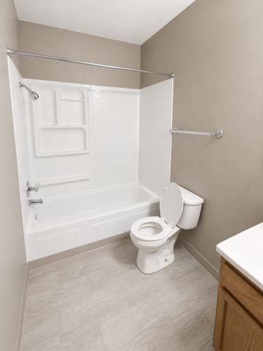 901 Pearl Ave #208, Full Bathroom.png