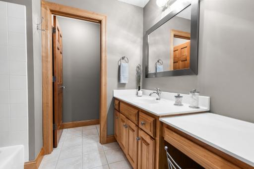 Upper level full bathroom.