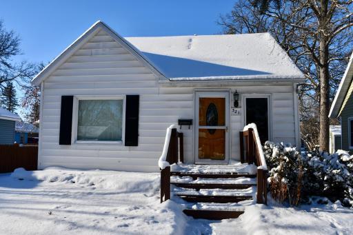 Photo for 321 Tindolph Avenue N, Thief River Falls, MN 56701 - listing #7000385 321 Tindolph Avenue N, Thief River Falls, MN 56701