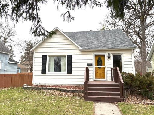 321 Tindolph Avenue N, Thief River Falls, MN 56701