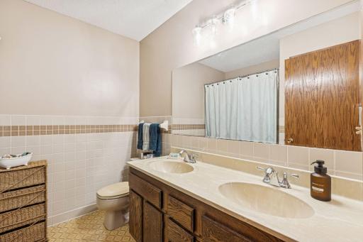 6065 263rd Street - Spacecrafting - 0020.jpg