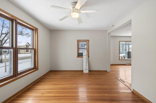 305 Osceola Avenue S, Saint Paul, MN 55102