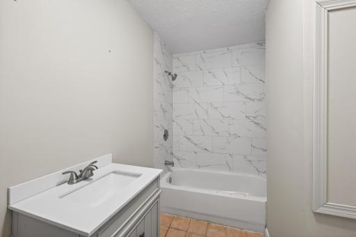 305 Osceola Avenue S, Saint Paul, MN 55102