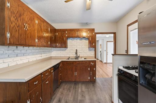 305 Osceola Avenue S, Saint Paul, MN 55102