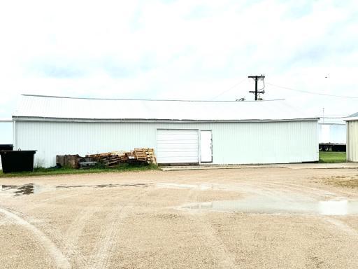 1084 3rd Street NW, Roseau, MN 56751