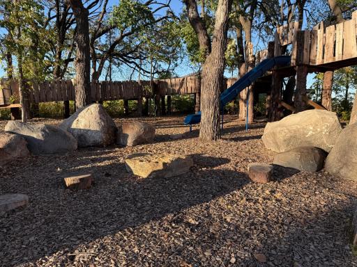 **This neighborhood features THE HOLLOW, a brand new neighborhood park & playground!**