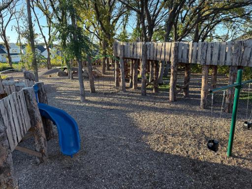 **This neighborhood features THE HOLLOW, a brand new neighborhood park & playground!**