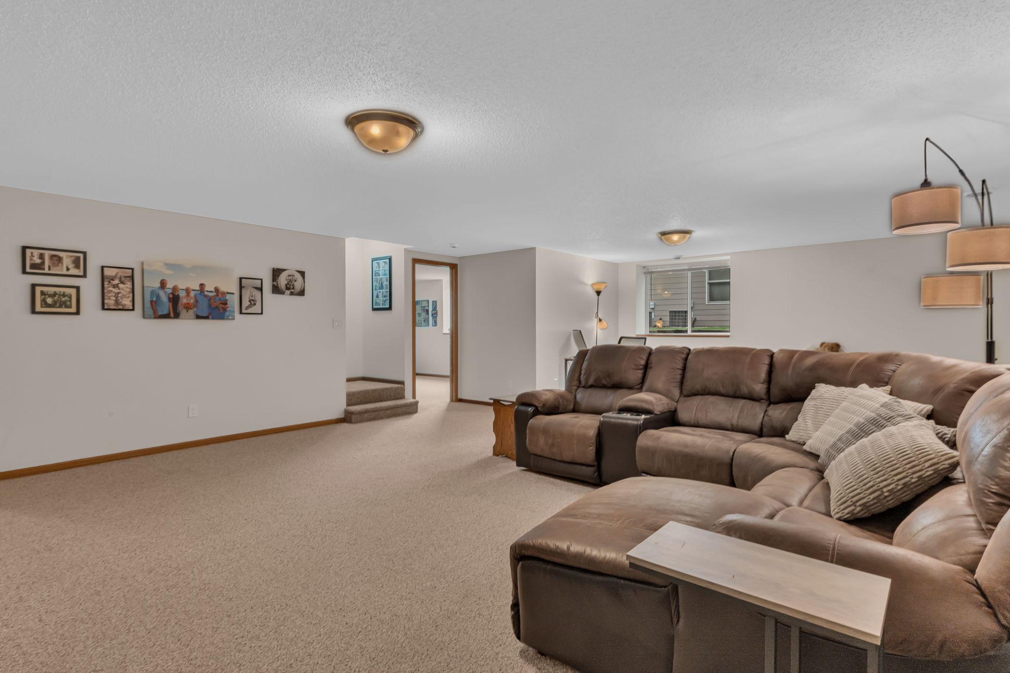 Large family room!!