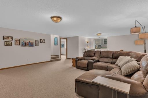 125 Meadow Lane, New London, MN 56273