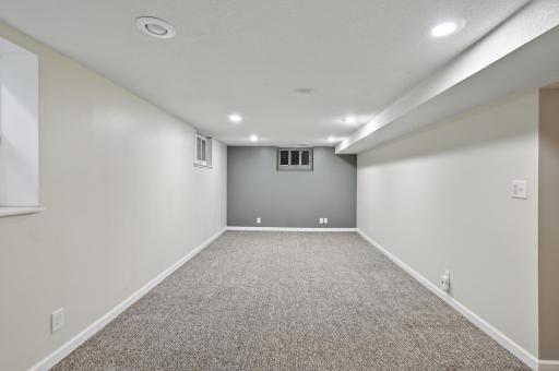 1172 Ottawa Avenue, West Saint Paul, MN 55118