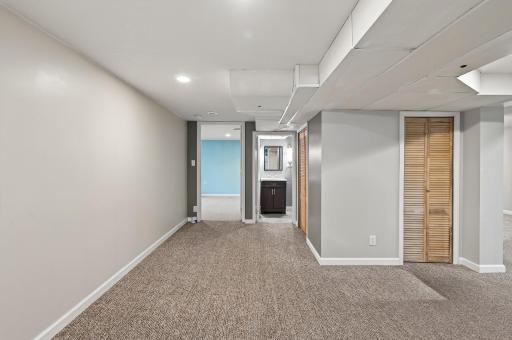 1172 Ottawa Avenue, West Saint Paul, MN 55118