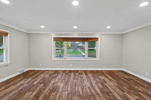 1172 Ottawa Avenue, West Saint Paul, MN 55118