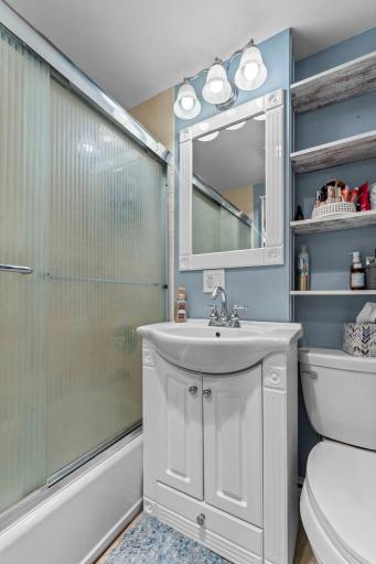 31-web-or-mls-132 S Washington St-48.jpg