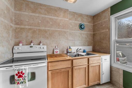 Kitchen with room to add to your likings