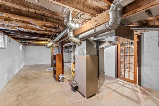 35-web-or-mls-132 S Washington St-23.jpg