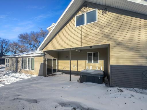 413 N 1st Avenue W, Truman, MN 56088