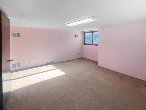 413 N 1st Avenue W, Truman, MN 56088