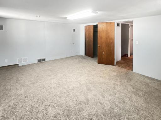 413 N 1st Avenue W, Truman, MN 56088