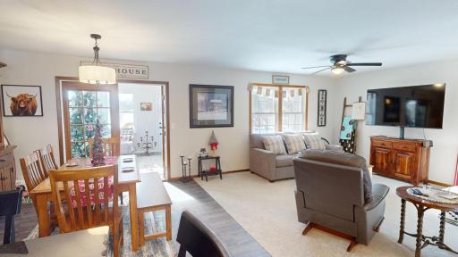 Dining room/living room