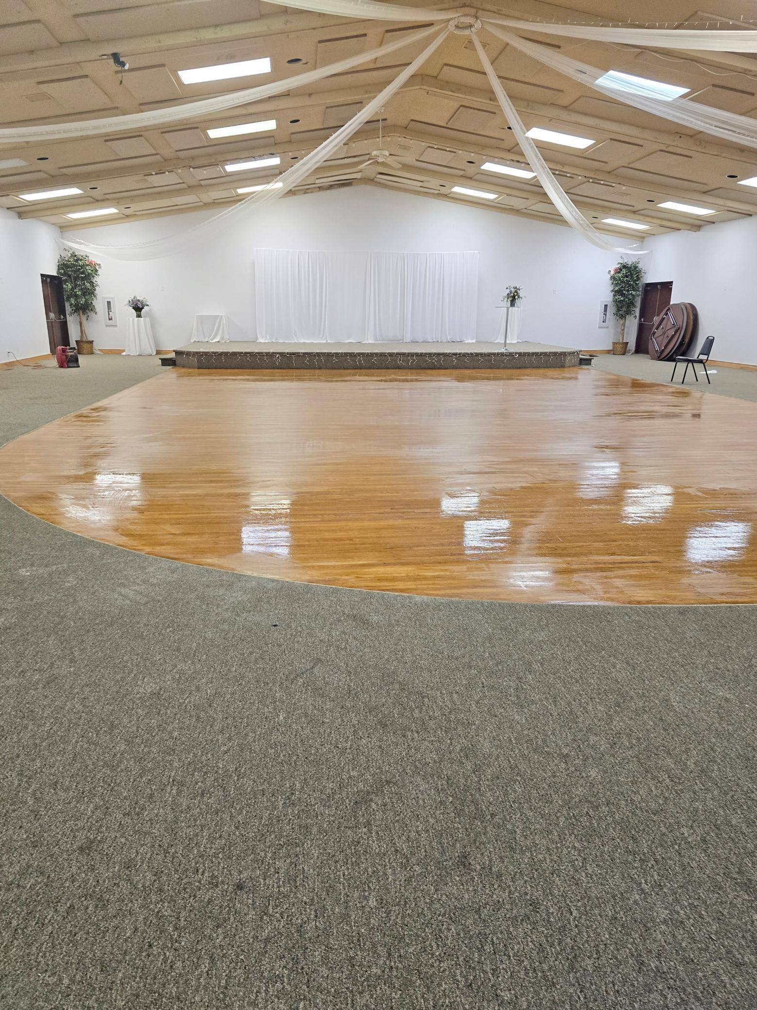 Spacious banquet hall to accommodate a wide variety of events